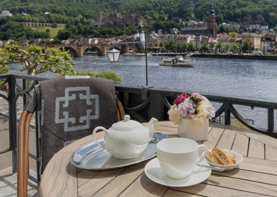 Wohnen mit Balkon am Neckar im Heidelberg Suites Hotel