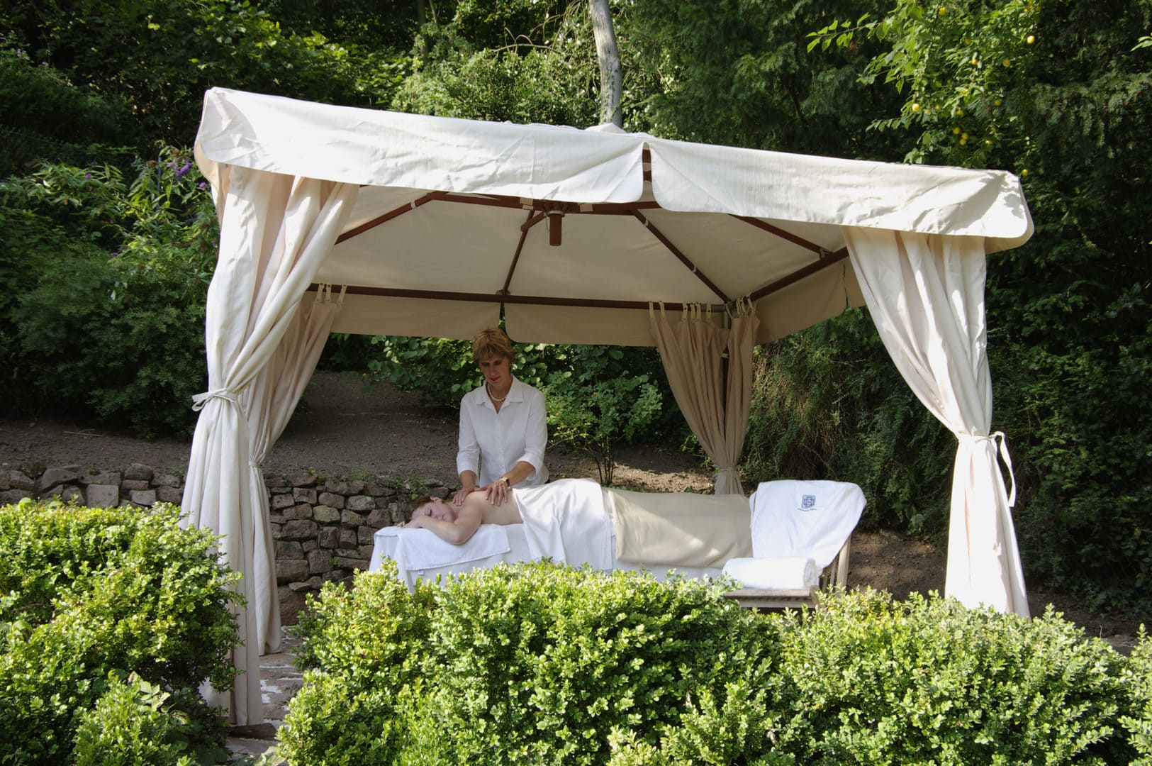 Geschenkideen Open Air Massage im Heidelberg Suites Hotel